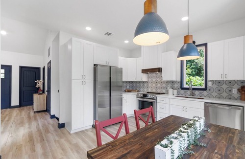 Pointblank House | Beautiful Lakefront Retreat on 1 Acre/Monthly Discount!