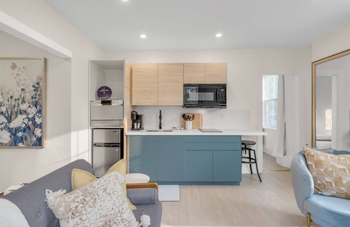 Port Hope Apartment | Beautiful Lakeside Haven: Your Dream Lakeside Gateway.