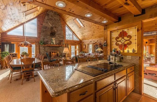 Londonderry House | Beautiful Lakeview Log Cabin on 60-Acre Property