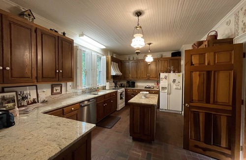 Lexington House | Beautiful Large Colonial Home in Lexington near USC, Columbia andnLake Murray.