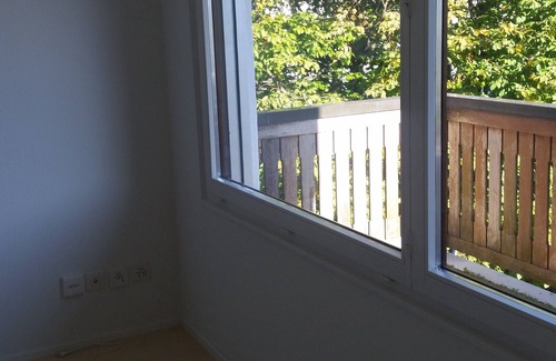 Hirslanden Apartment | Beautiful, large, sunny 1.5 room studio (50 sqm); family-friendly