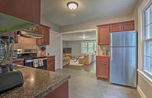 Lenox House | Beautiful Lenox Home, 3 Mi to Shakespeare & Co!