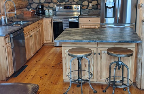 Delaware Cabin | Beautiful log home on the Olentangy River
