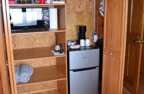 Auburn Apartment | Beautiful log sided, on Owasco Lake w/private beach, entrance and parking.