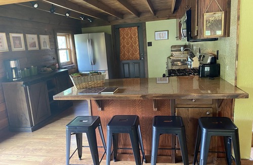 Eureka Springs House | Beautiful LogCabin w/Hot Tub, Gameroom & Firepit, 1 mi to Downtown