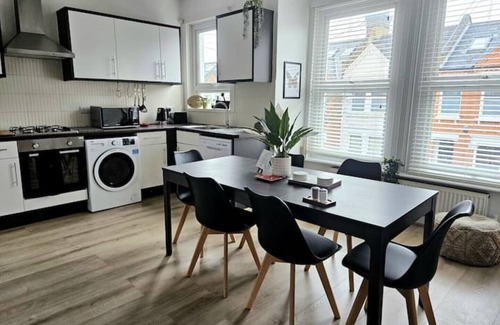 Clapham Apartment | Beautiful London SW12, Flat