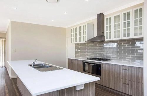 Byford House | Beautiful, luxury and spacious house in Byford