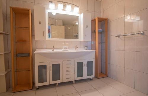 Sero Colorado Villa | Beautiful Luxury Home in Seroe Colorado