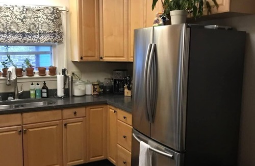 Shorewood House | Beautiful Luxury Home of Shorewood Suites A+B
