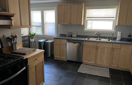 Shorewood Apartment | Beautiful Luxury Suite B Shorewood Home