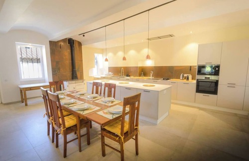 Etoile-sur-Rhone House | Beautiful mansion with large garden