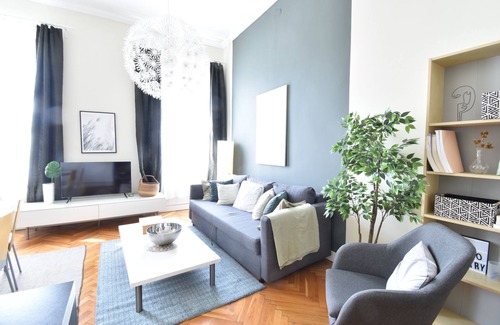 Csarnok negyed Apartment | Beautiful Market Flat