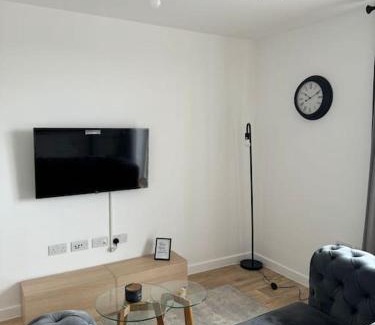 Gascoigne Apartment | Beautiful Modern 1 Bed Flat