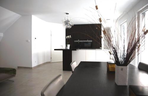 Neudorf-Weimershof Apartment | Beautiful Modern 2BR Apartment with big terrace