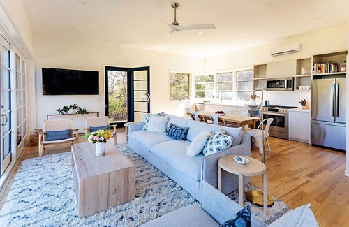 Aquinnah House | Beautiful, Modern Beach Home in Aquinnah With A Spectacular Roof Top Deck.