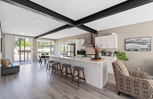 Central Alberta House | Beautiful Modern Lakehouse with partial lake view