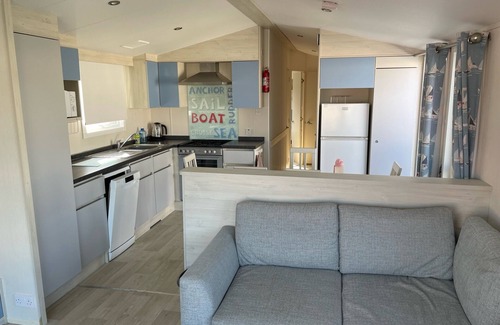 Pagham House | Beautiful modern Gold 3 bedroom caravan