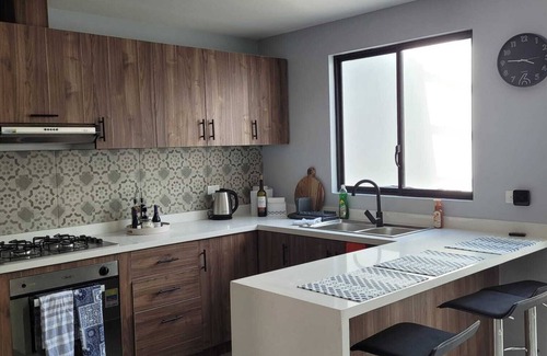 Monay House | Beautiful Modern Home away from Home