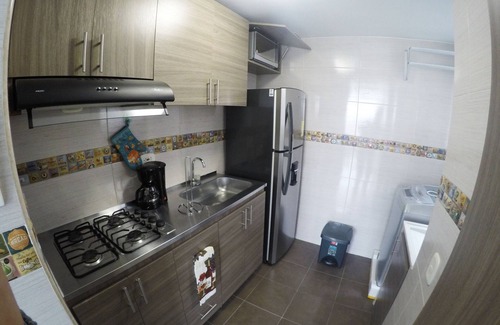 Kennedy Apartment | Beautiful Modern New Apartment! Close to the Airport Wi-Fi Netflix