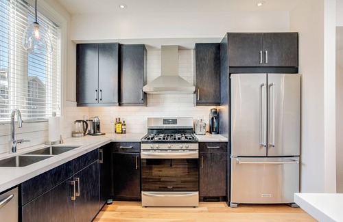 Craigleith Ski Chalet | Beautiful Mountain Getaway! Next to the best hiking, biking, swimming & sailing