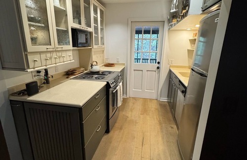 Cullowhee House | Beautiful Mountain Retreat. Get Off The Grid In Luxury!