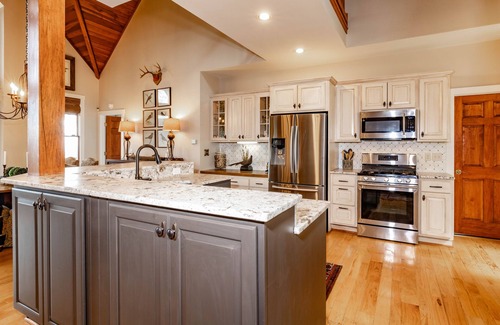 Lake Toxaway House | Beautiful Mountain home in Lake Toxaway Estates