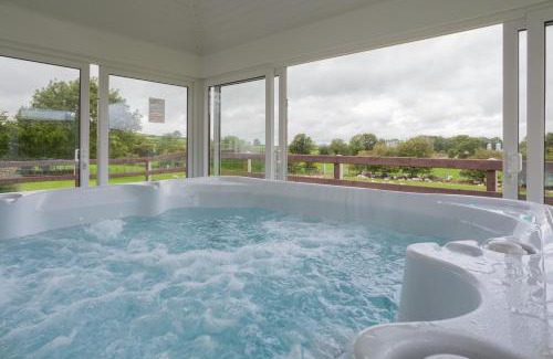 Newry House | Beautiful mountain views & private hot tub