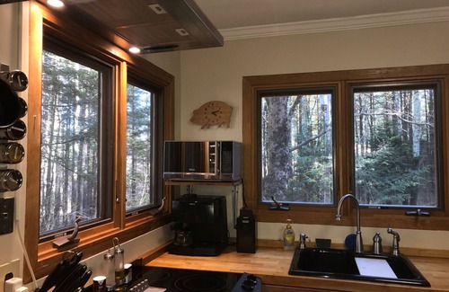 Sheffield House | Beautiful Mountainside House with nearby Lake and Hiking Trails