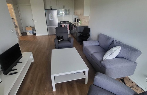 Etobicoke Apartment | Beautiful & New 1Bedroom retreat!