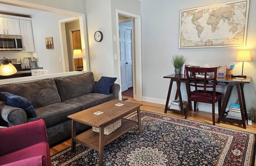 New Hope Apartment | Beautiful New Luxury Retreat Near Downtown Minneapolis