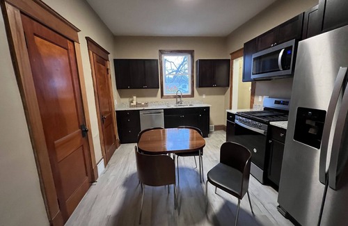 Payne - Phalen House | Beautiful newly refinished 5 bedroom, single-family home close to St Paul Mplsn