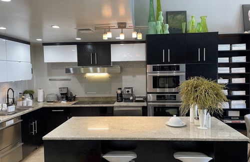 Seven Mile Beach Condo | Beautiful Oceanfront 3 bed condo on Seven Mile Beach