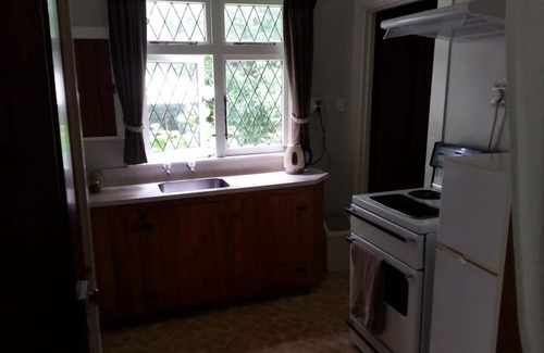 Whanganui Apartment | Beautiful old villa apartment in charming setting.