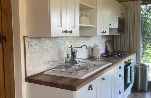 Forest of Dean Apartment | Beautiful one bed annex located at the heart of the three counties.