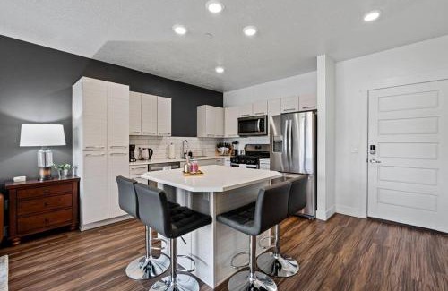 Downtown Salt Lake City Apartment | Beautiful, Opulent Central City 1BD1BA- Amenities!