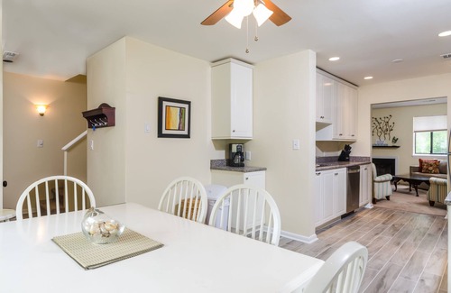 Seabreeze House | Beautiful, Pet-Friendly, 3 Bed Townhome 2 blocks to beach, Quiet Location