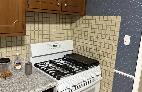 Adel House | Beautiful place to stay, short walk to our downtown filled with places to visit.