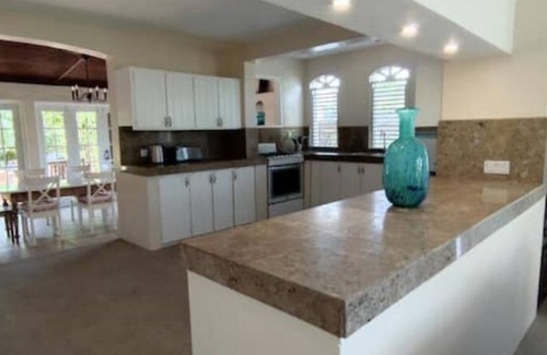 Bonne Terre Villa | Beautiful Plantation House with Pool - For 8 Guests with Ocean & Sunset Views.