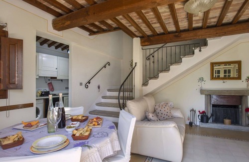 Pieve a Nievole Villa | Beautiful private villa with hot tub, private pool, WIFI, A/C, TV, patio, pets allowed and parking