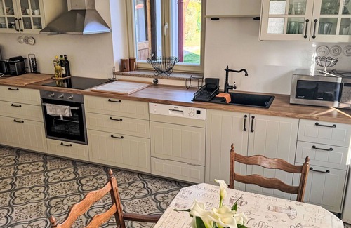 Sudomerice u Bechyne House | Beautiful private villa for 11 guests with WIFI, TV, patio, pets allowed and parking
