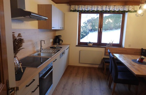Bischofshofen House | Beautiful private villa with WIFI, TV, terrace, pets allowed, panoramic view and parking