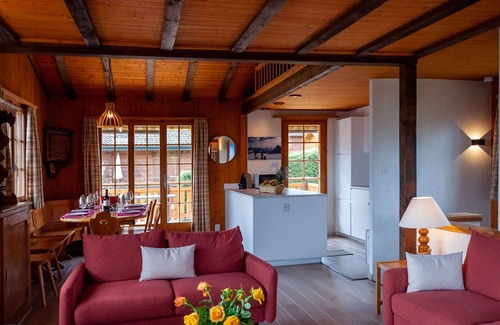 Saint-Pierre-de-Clages House | Beautiful private villa for 6 guests with WIFI, TV, terrace and pets allowed