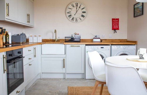 Staffin House | Beautiful private villa for 2 guests with WIFI, TV and parking