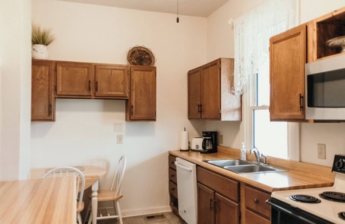 Highland Vermillion County Other | Beautiful private home just a short drive to 2 state parks. Easy access to I-74.
