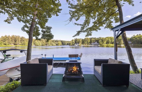 Westminster House | Beautiful Private Lakehouse & Infinity Pool Next To Wachusett & Great Wolf Lodge