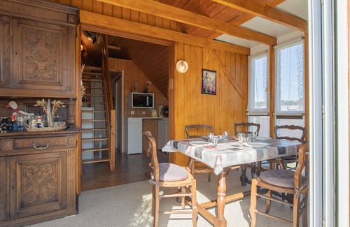 Cleder House | Beautiful private villa for 4 guests with TV, terrace and parking