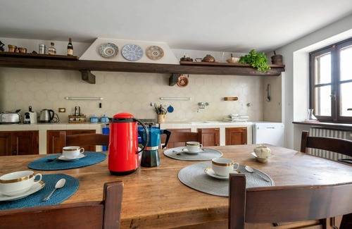 Ferrere House | Beautiful private villa for 12 people with private pool, WIFI, TV, terrace, pets allowed and par.