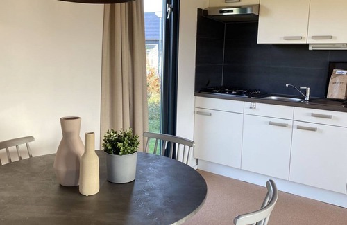 De Veenhoop House | Beautiful private villa for 4 people with WIFI, TV, terrace, pets allowed and parking