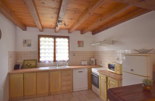 Blanquefort-sur-Briolance Villa | Beautiful private villa with WIFI, private pool, hot tub, TV, terrace, pets allowed and parking