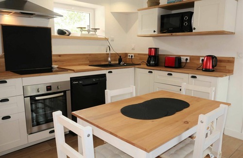 Plouider House | Beautiful private villa for 4 guests with WIFI, TV, terrace, pets allowed and parking
